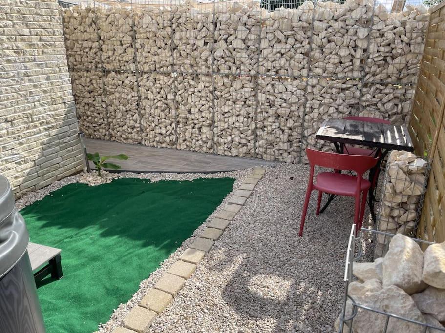 5 Min Airport Aeroport - Shuttle Navette - Parking Apartment Bonlier Exterior photo